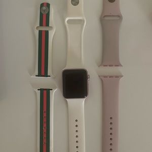 Apple Watch Series 2, Including charger & 2 extra watch bands
